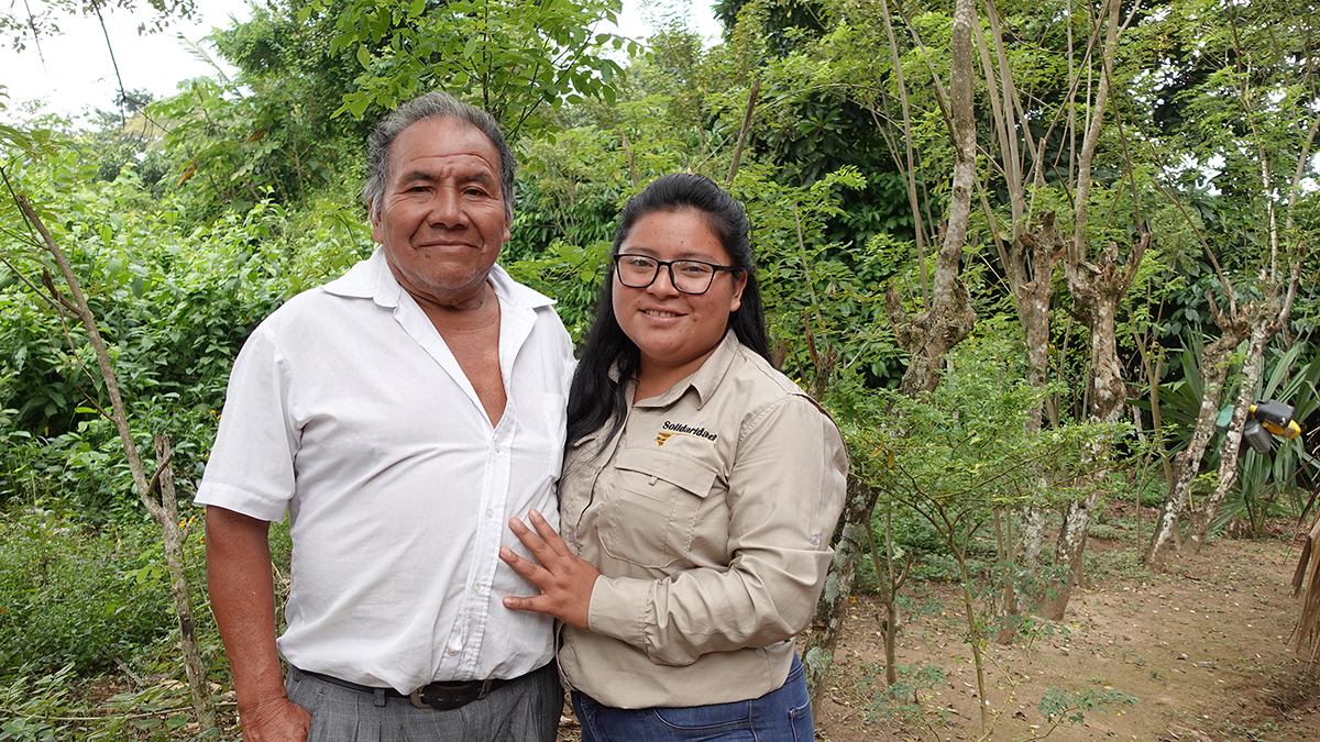 Retrato de Cristobal y Patty Choc, promotora de buenas prácticas agrícolas en Ixcán