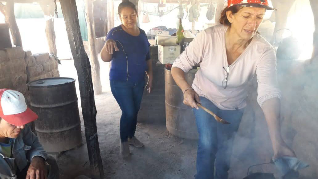 Lucía Ruiz cocinando. Solidaridad