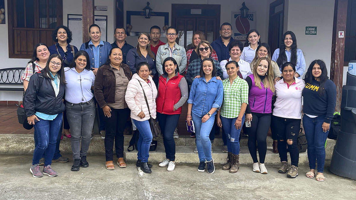 Solidaridad-Honduras-Mujeres-Colombia-Café-Género-Productoras-Cafetaleras-Intercambio-Experiencias-Gira-Campo-Sostenibilidad