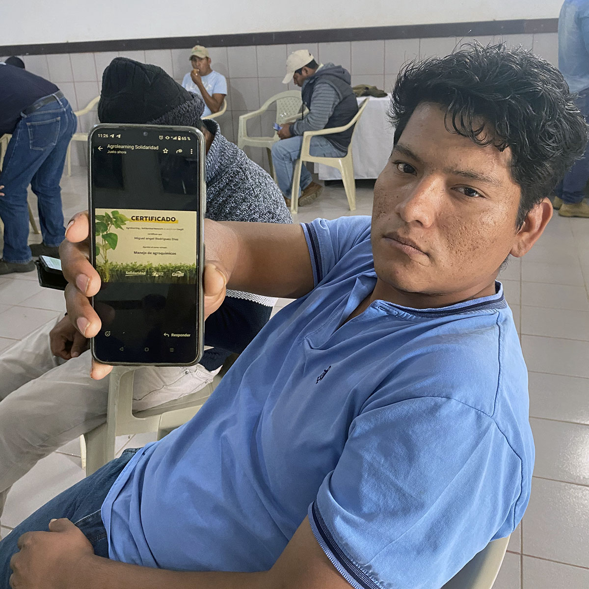 Agrolearning Bolivia - Productor 2 con certificado Agrolearning, productor con certificado