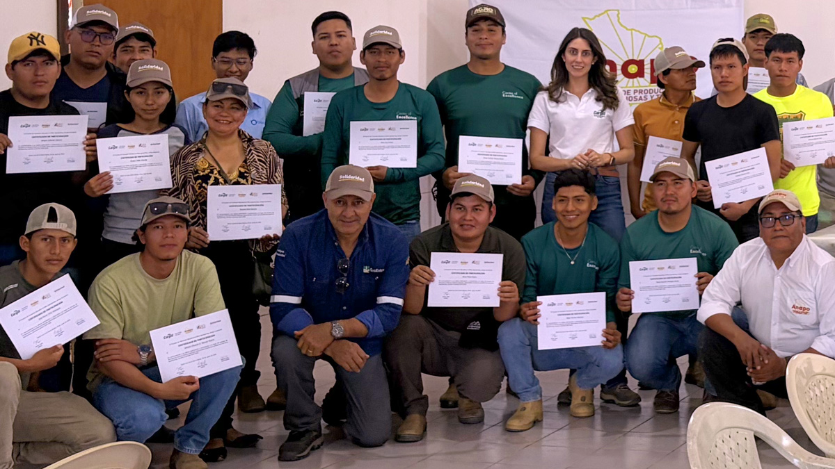 B-learning en el sector soja de Bolivia. Entrega de certificaciones de cursos completados en Agrolearning. Alianza Solidaridad-Cargill, 2026.