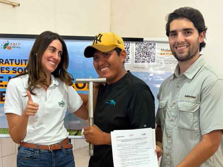 B-learning en el sector soja de Bolivia. Entrega de certificaciones de cursos completados en Agrolearning. Alianza Solidaridad-Cargill, 2026